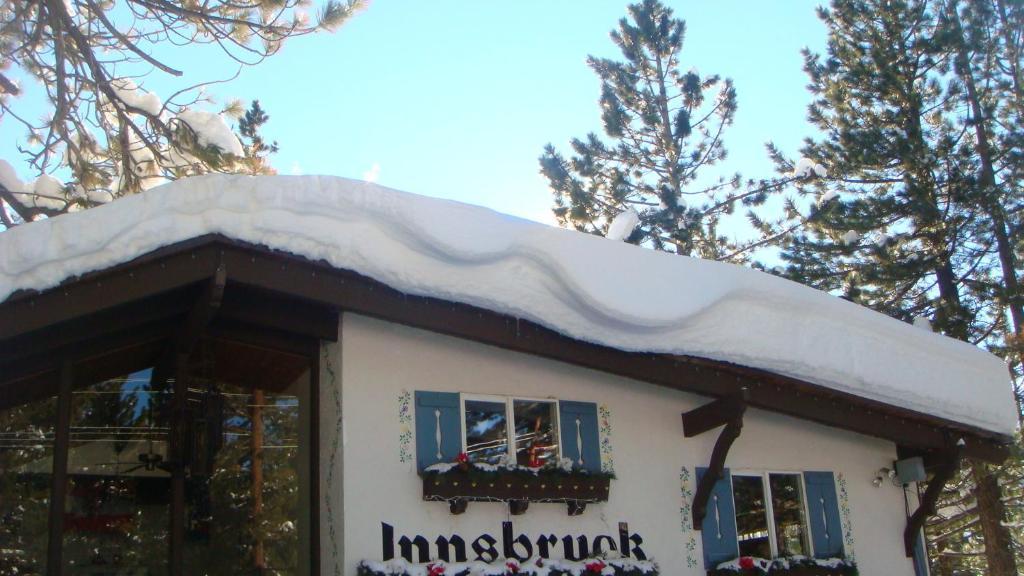 Innsbruck Lodge *